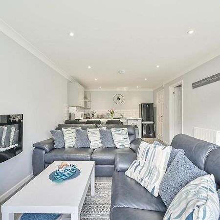 Captivating 2-Bed Villa In Millendreath Near Looe Buitenkant foto