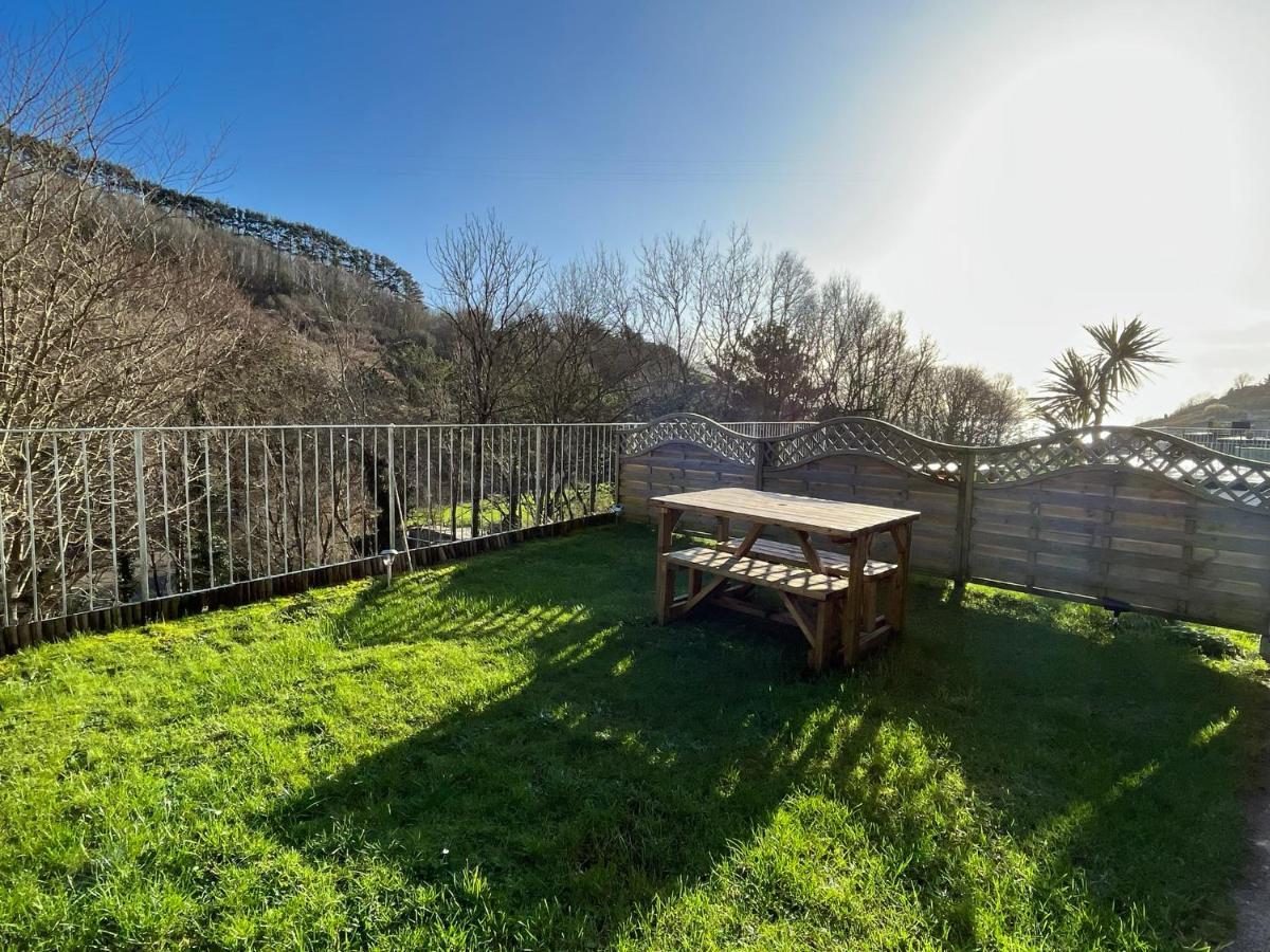 Captivating 2-Bed Villa In Millendreath Near Looe Buitenkant foto